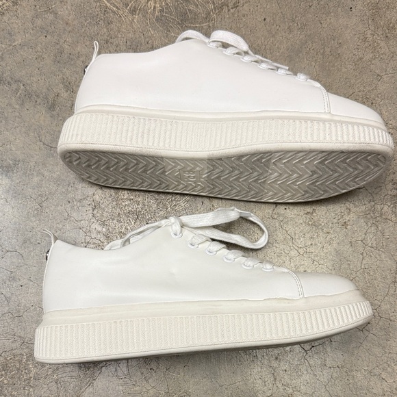 BP Classic White Lace-Up Sneakers - Picture 7 of 11